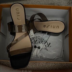 Unisa Women's Black and Brown Sandals